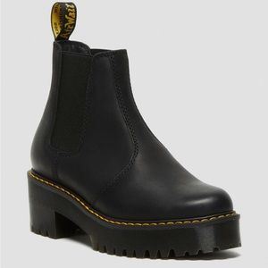 DR. MARTENS ROMETTY WYOMING LEATHER PLATFORM CHELSEA BOOTS